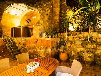 Kasteli Hotel 2*